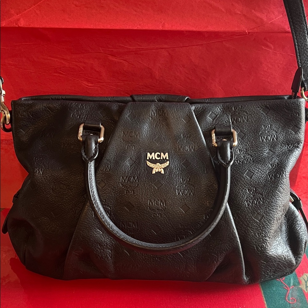 MCM Black leather Logo Shoulder Bag